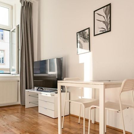Comfortable 3Br Shared Apart. - Suitable For Long Stays Відень Екстер'єр фото