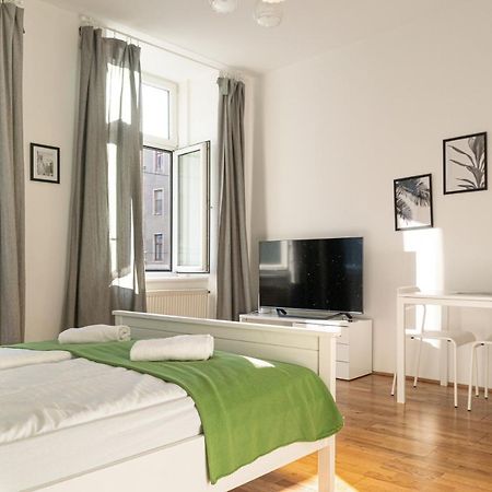 Comfortable 3Br Shared Apart. - Suitable For Long Stays Відень Екстер'єр фото